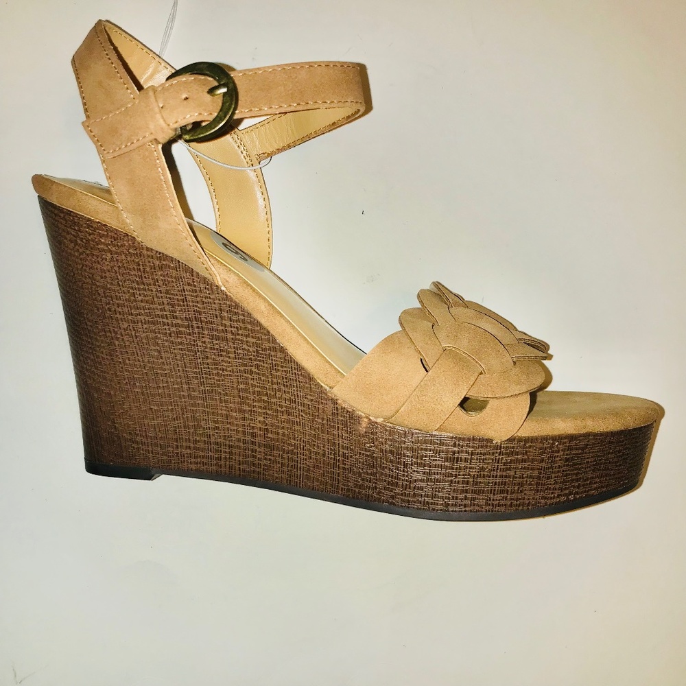 NWT Indigo Road Camel Brown Vegan Suede Espadrille Wedges Buckle Platform Size 9